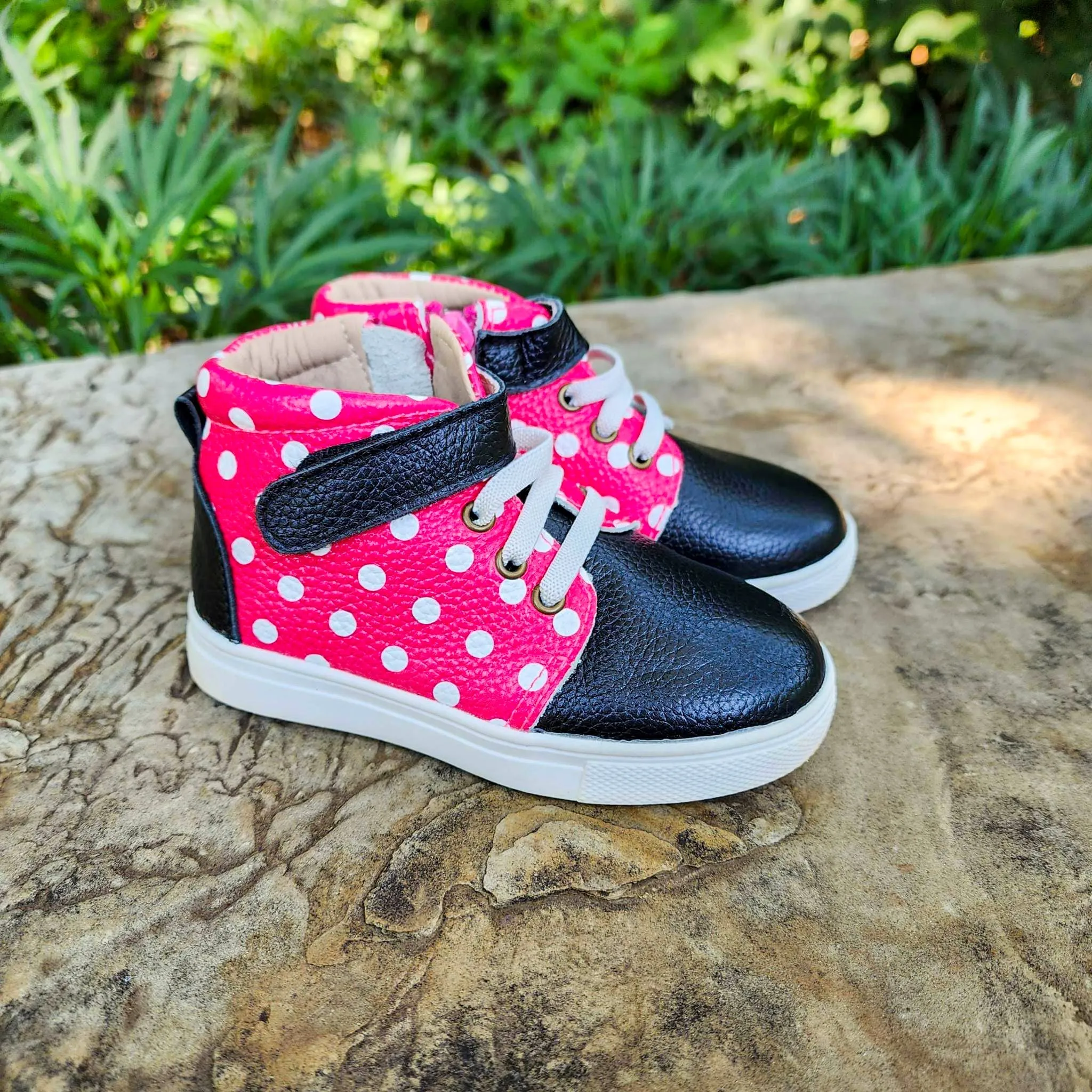 Bow Friends High Top Sneaks